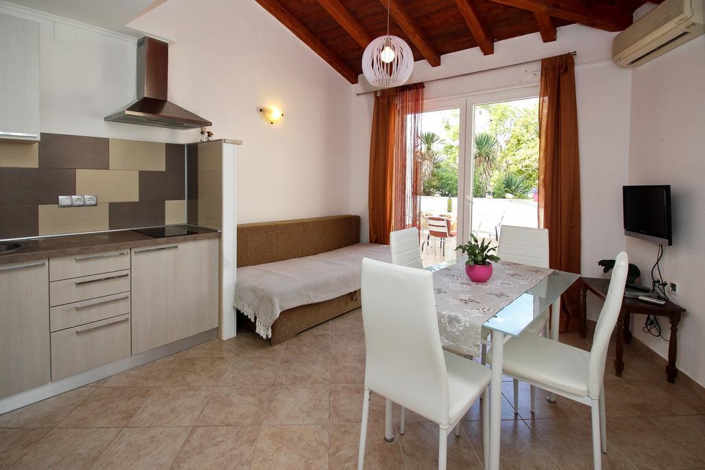 Apartment Drazen Шіло Екстер'єр фото