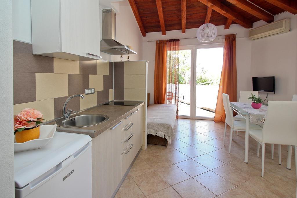 Apartment Drazen Шіло Екстер'єр фото